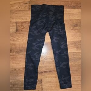 SPANX Black Camouflage Seamless Leggings Size Small